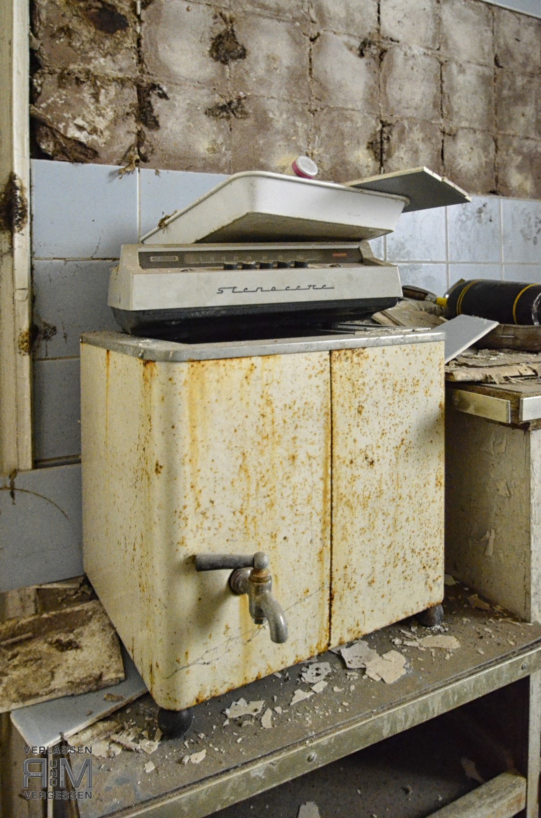  REN3705b